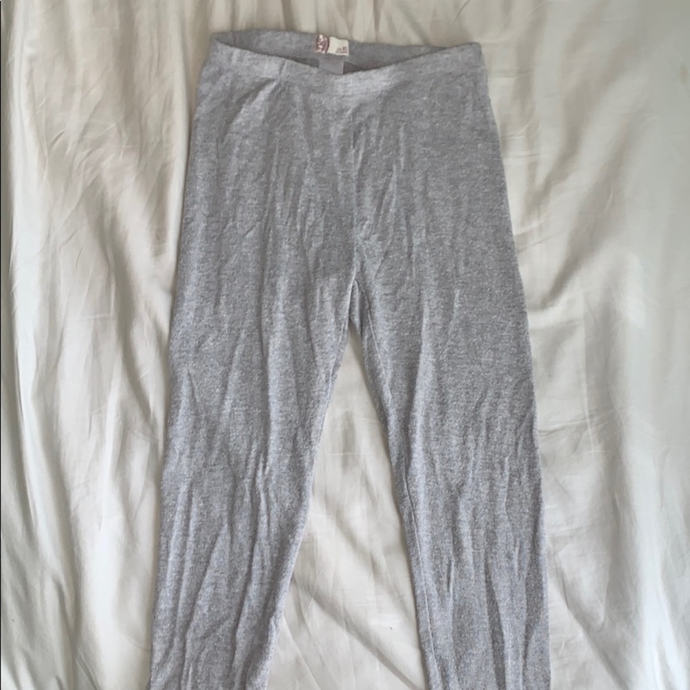 Grey leggings. Super cute and warm!